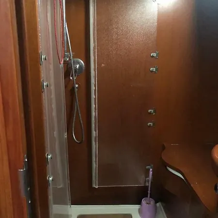 Yacht Sitael Boat&breakfast * Rimini