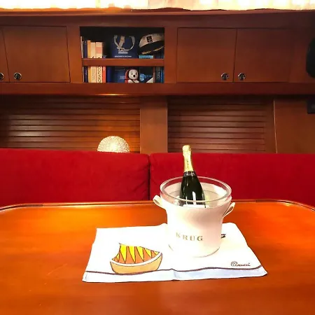 Botel Yacht Sitael Boat&breakfast Rimini